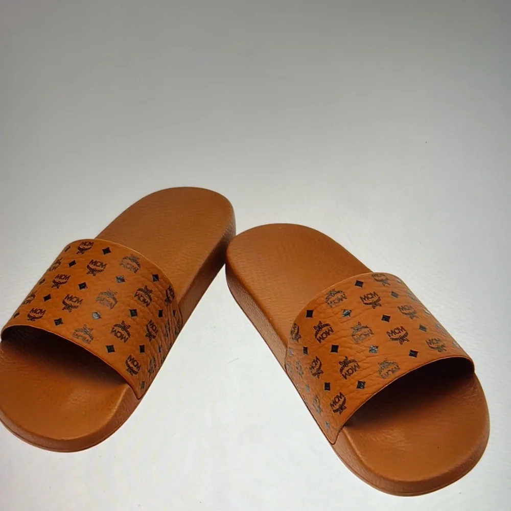 MCM SLIDES - Picture 3 of 8